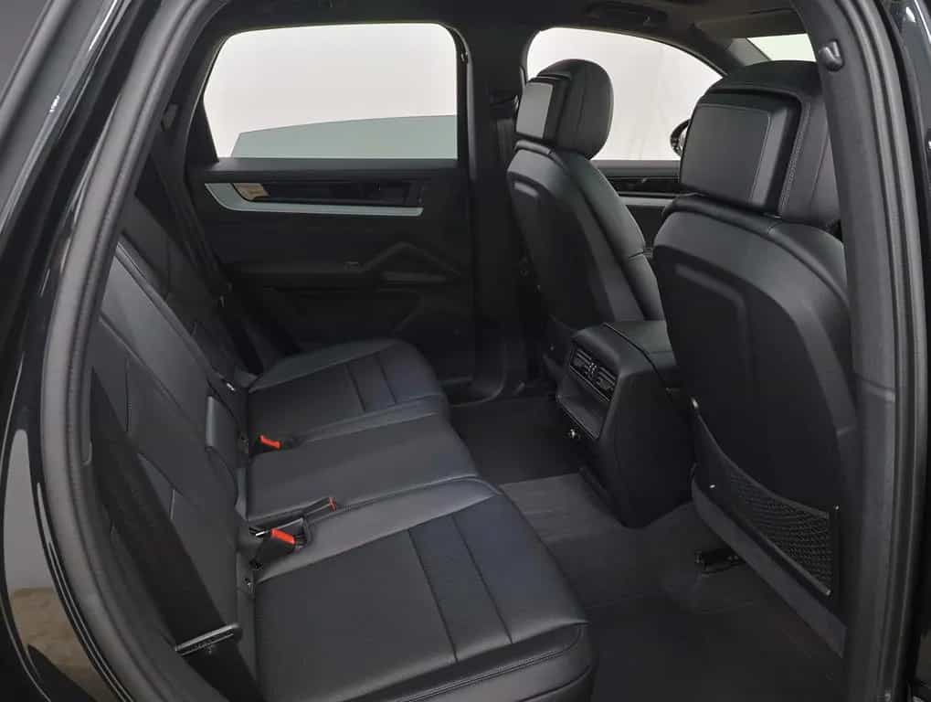 Porsche Cayenne 12/2024-photo-24