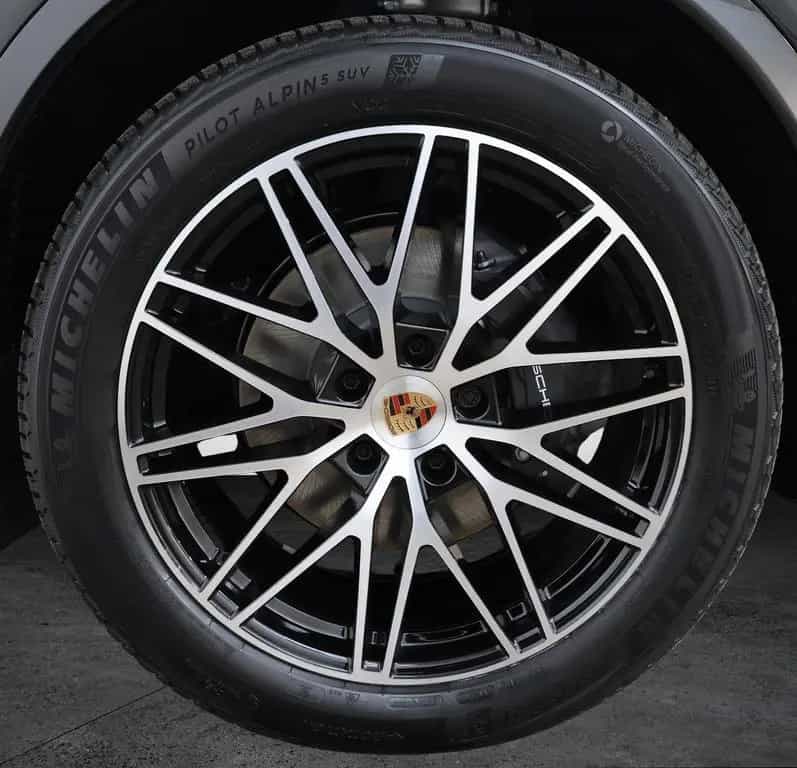 Porsche Cayenne 12/2024-photo-28