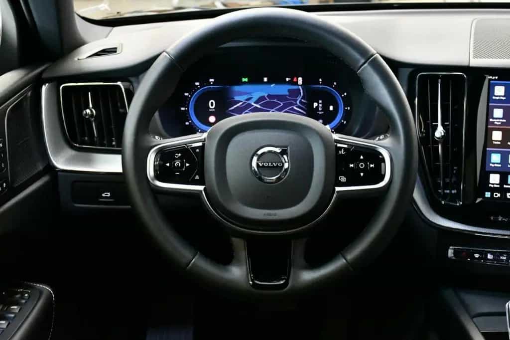 Volvo XC60 B4 D AWD Plus Dark ACC*H&K*360CAM*NAV*BLIS* 02/2024-photo-12