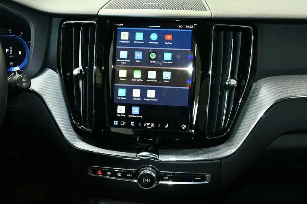 Volvo XC60 B4 D AWD Plus Dark ACC*H&K*360CAM*NAV*BLIS* 02/2024-photo-13