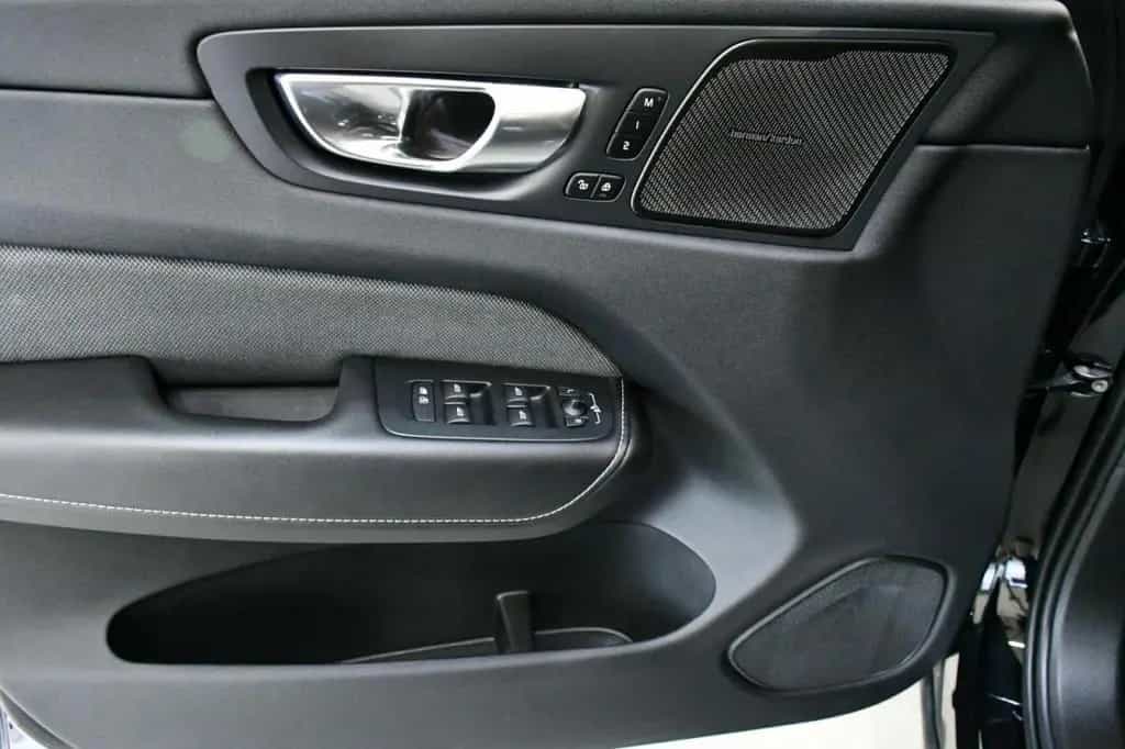 Volvo XC60 B4 D AWD Plus Dark ACC*H&K*360CAM*NAV*BLIS* 02/2024-photo-17