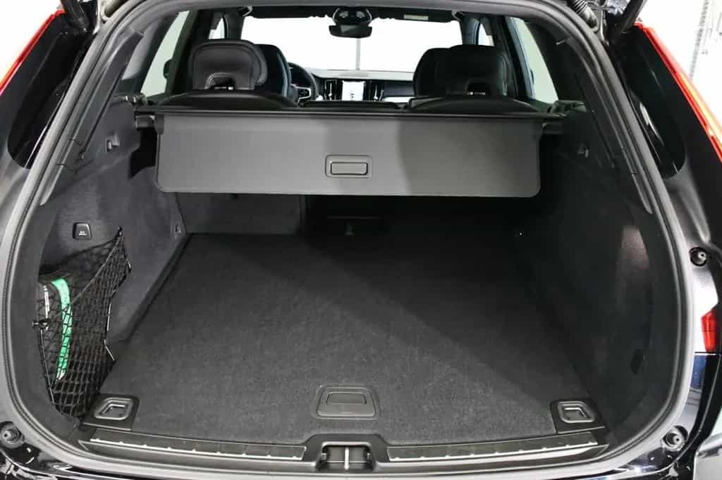Volvo XC60 B4 D AWD Plus Dark ACC*H&K*360CAM*NAV*BLIS* 02/2024-photo-24