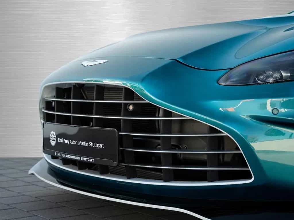 Aston Martin V12 Vantage Roadster / 249 Exemplare Limited 04/2023-photo-16