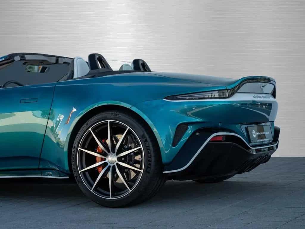 Aston Martin V12 Vantage Roadster / 249 Exemplare Limited 04/2023-photo-20