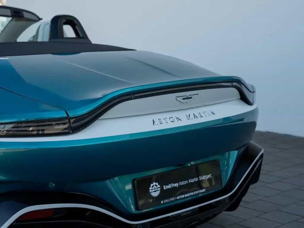 Aston Martin V12 Vantage Roadster / 249 Exemplare Limited 04/2023-photo-6