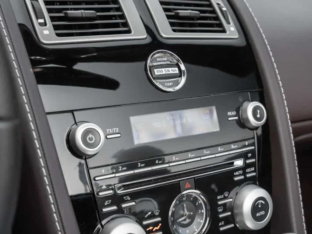Aston Martin DBS Volante Handschalter 06/2010-photo-9