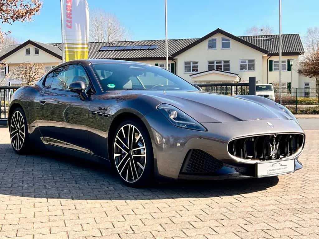 Maserati Granturismo 3.0 V6 361kW Modena AWD 10/2023-photo-2