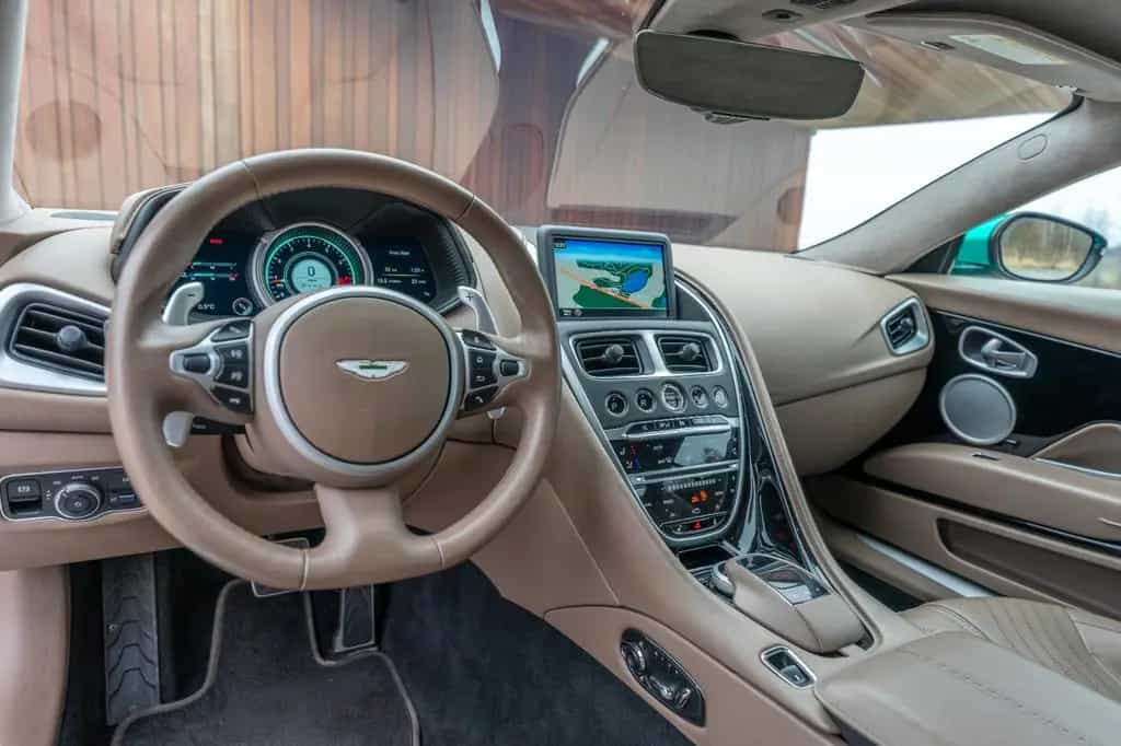 Aston Martin DB11 4.0 V8 02/2021-photo-11