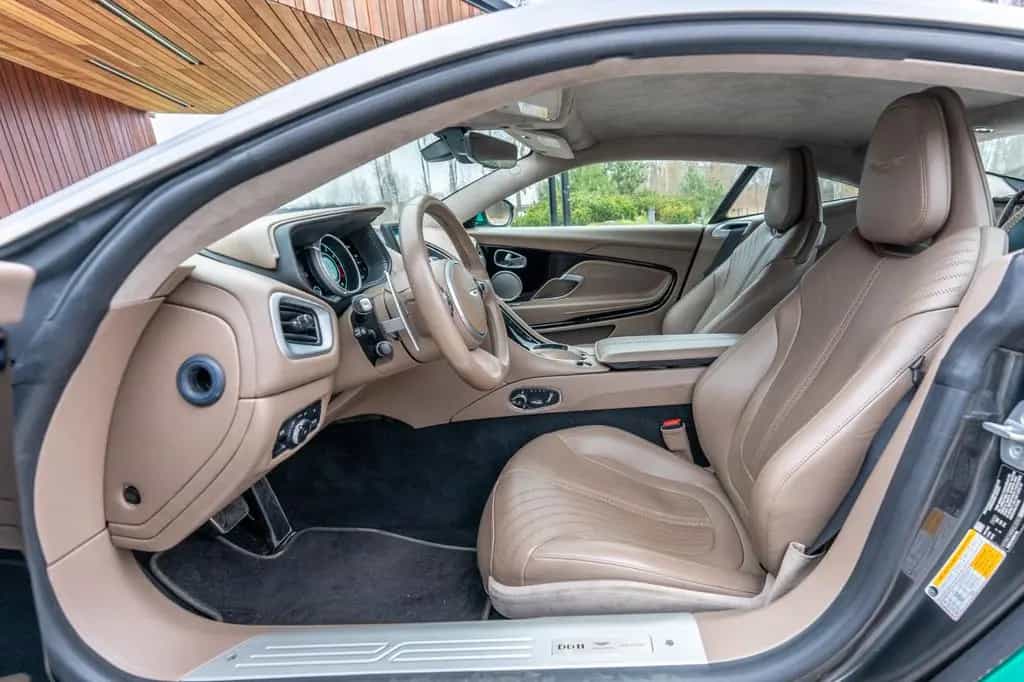 Aston Martin DB11 4.0 V8 02/2021-photo-12