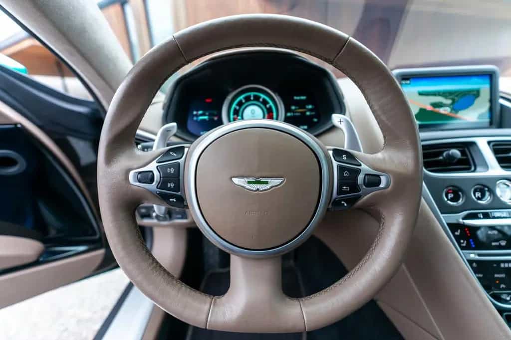 Aston Martin DB11 4.0 V8 02/2021-photo-13