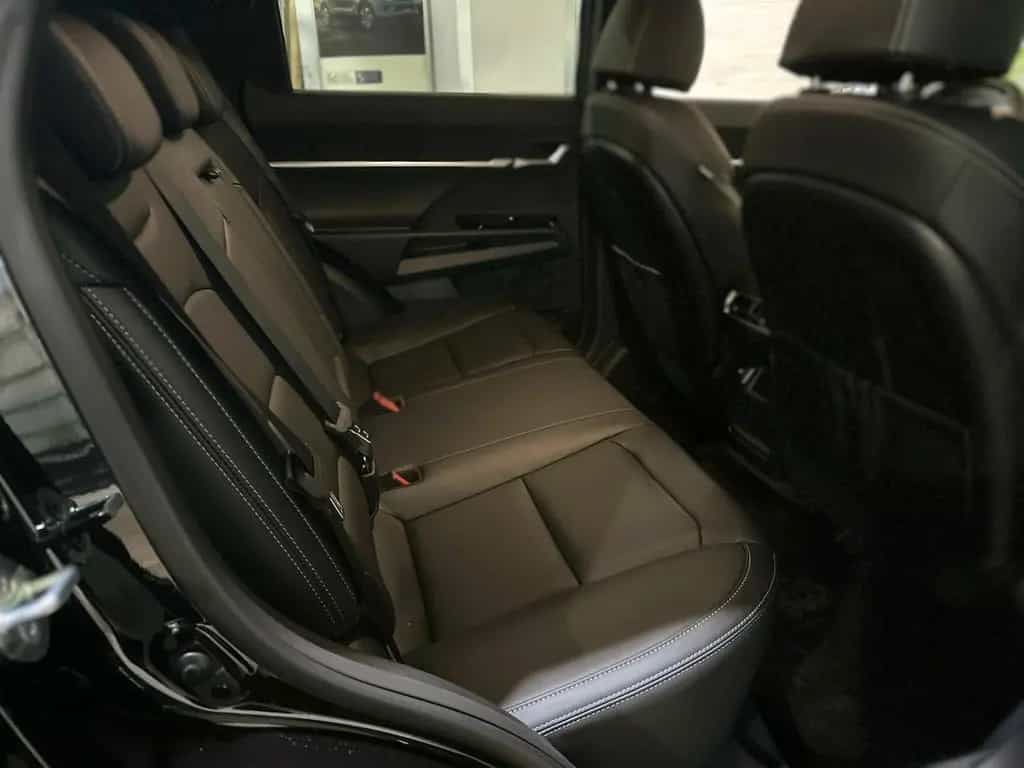 Ssangyong Torres Quartz 1,5P 6AT 2WD*VollLED*18"LM*Leder* 11/2024-photo-12