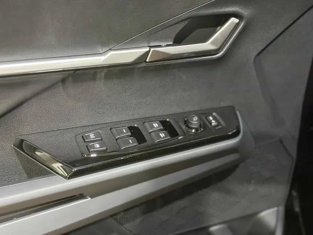Ssangyong Torres Quartz 1,5P 6AT 2WD*VollLED*18"LM*Leder* 11/2024-photo-26