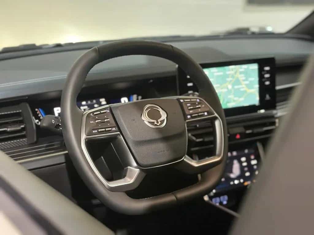 Ssangyong Torres Quartz 1,5P 6AT 2WD*VollLED*18"LM*Leder* 11/2024-photo-8
