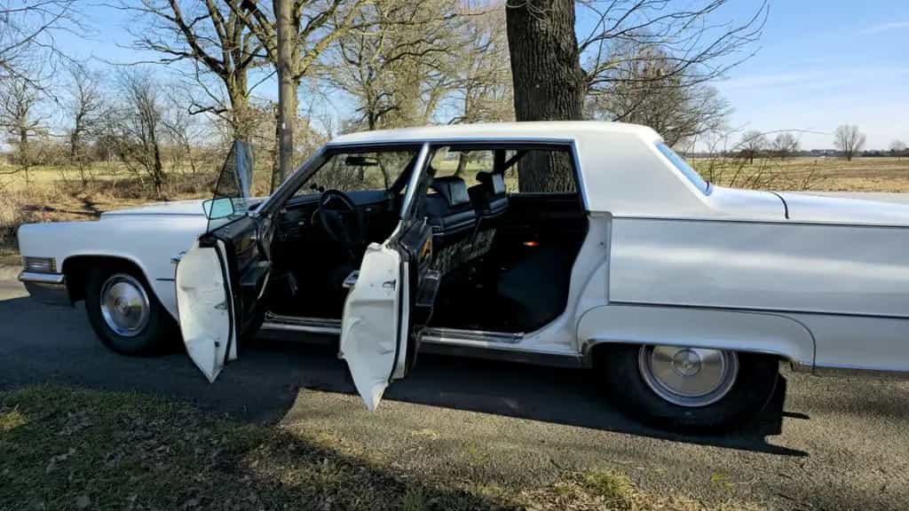 Cadillac Fleetwood Brougham 07/1970-photo-7
