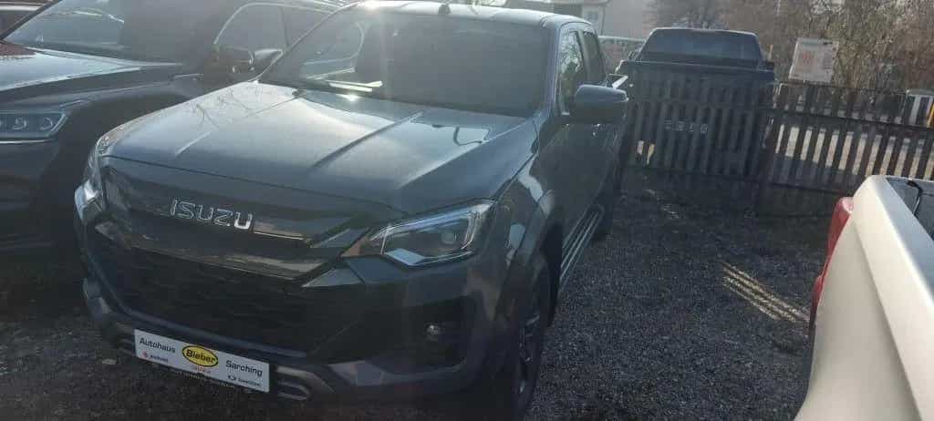 Isuzu D-Max Double Cab 4WD Autm. V-Cross 06/2025-photo-1