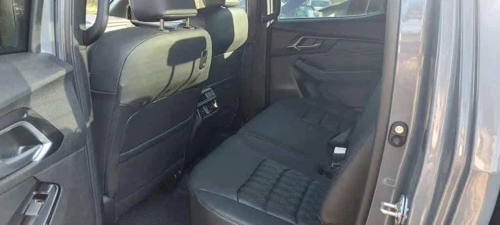 Isuzu D-Max Double Cab 4WD Autm. V-Cross 06/2025-photo-5