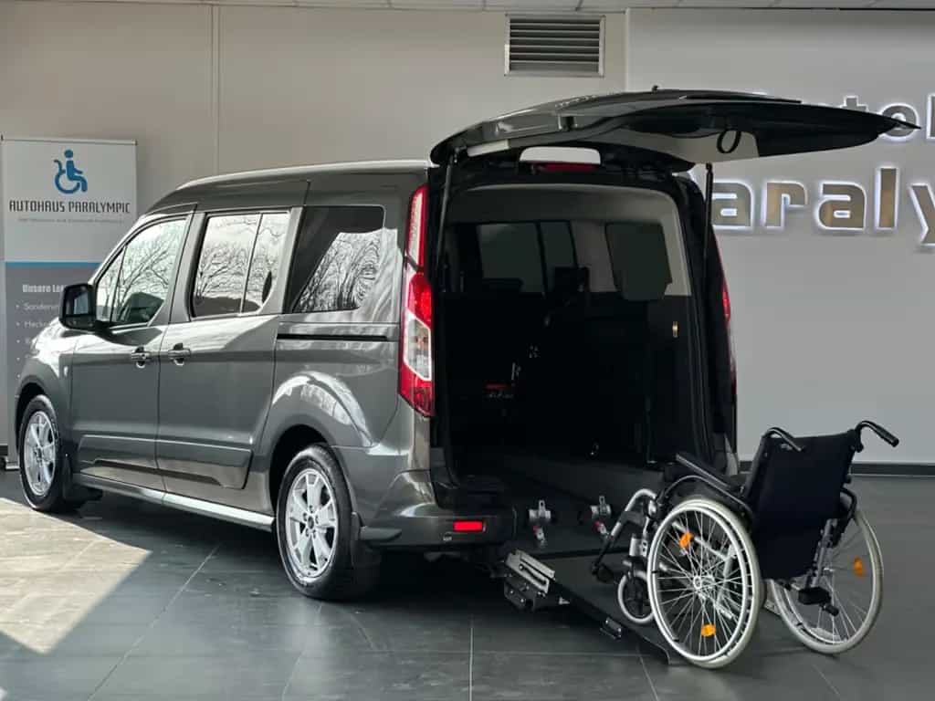 Ford Grand Tourneo Titanium Behindertengerecht-Rampe 03/2018-photo-0