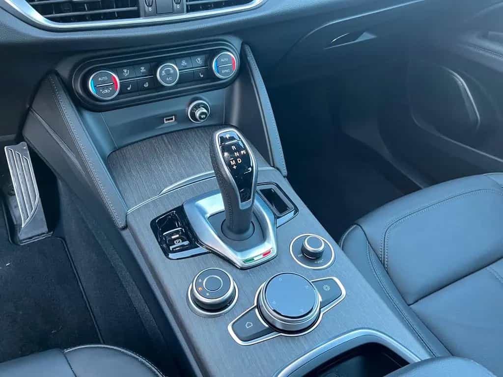 Alfa Romeo Stelvio TI 2.0 AT8 16V 280 PS AT8 Q4 NAVI/ASSIST 05/2023-photo-12