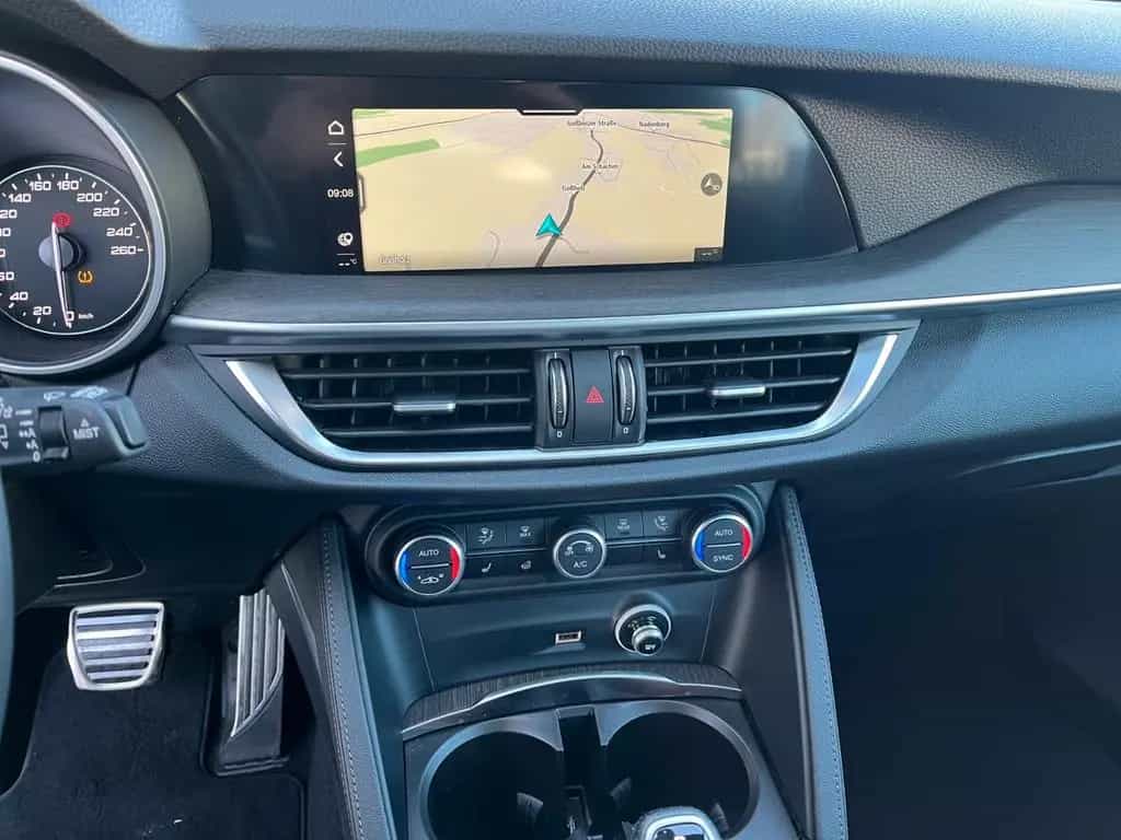 Alfa Romeo Stelvio TI 2.0 AT8 16V 280 PS AT8 Q4 NAVI/ASSIST 05/2023-photo-8