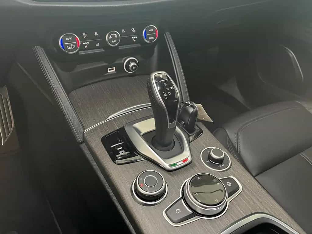 Alfa Romeo Stelvio TI 2.0 AT8 16V 280 PS AT8 Q4 NAVI/ASSIST 05/2023-photo-12