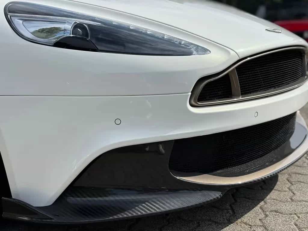 Aston Martin Vanquish S Pearl Edition 1 von 10 Sammlerstück 07/2018-photo-1