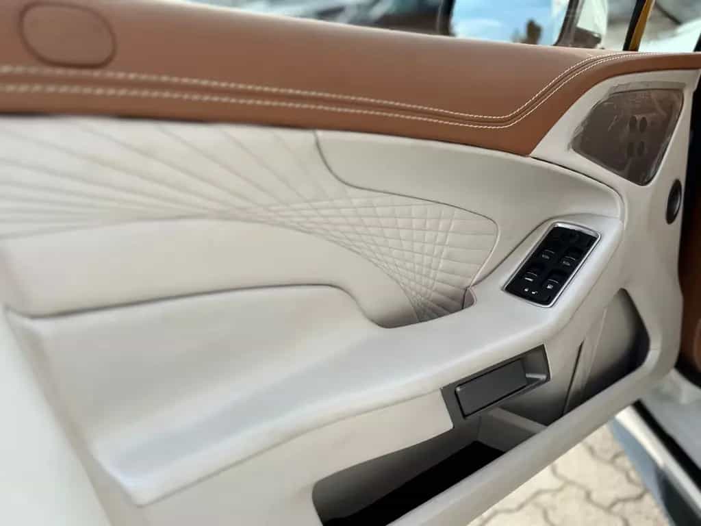 Aston Martin Vanquish S Pearl Edition 1 von 10 Sammlerstück 07/2018-photo-11