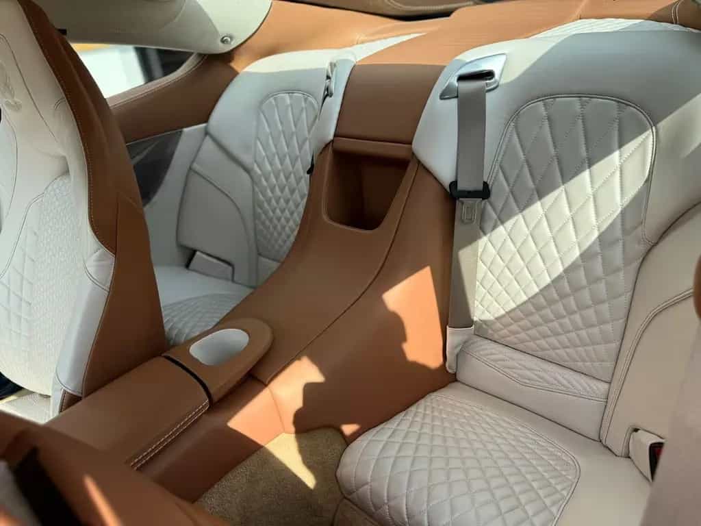 Aston Martin Vanquish S Pearl Edition 1 von 10 Sammlerstück 07/2018-photo-15