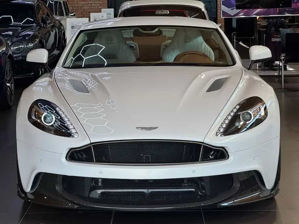Aston Martin Vanquish S Pearl Edition 1 von 10 Sammlerstück 07/2018-photo-2