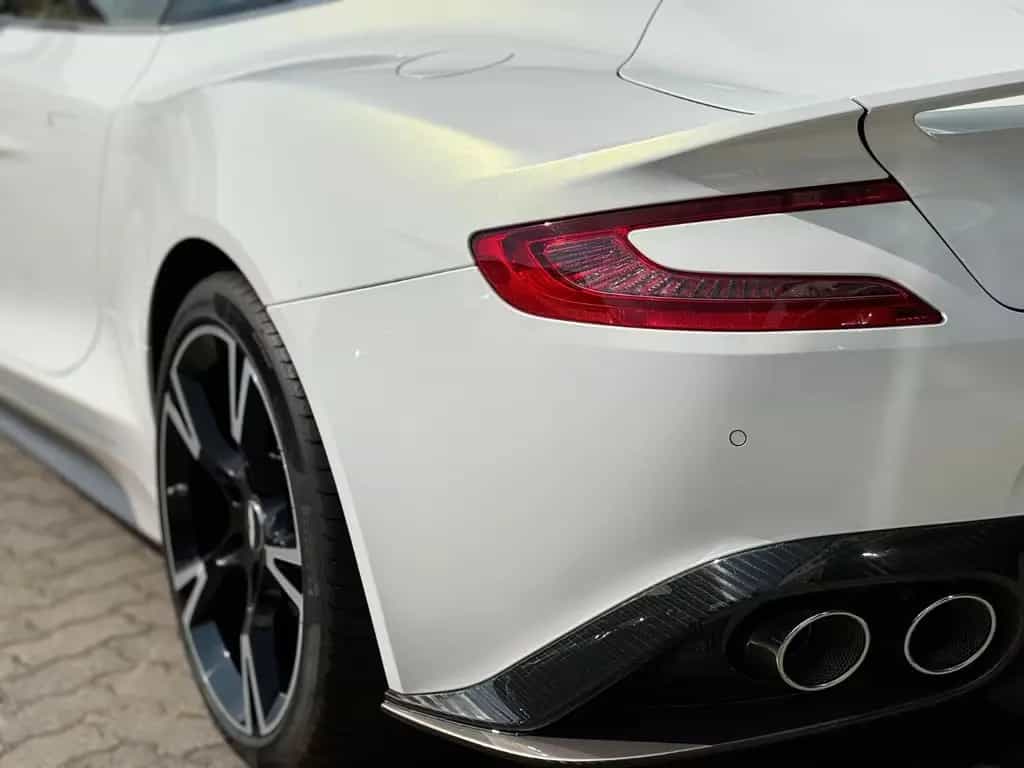 Aston Martin Vanquish S Pearl Edition 1 von 10 Sammlerstück 07/2018-photo-6