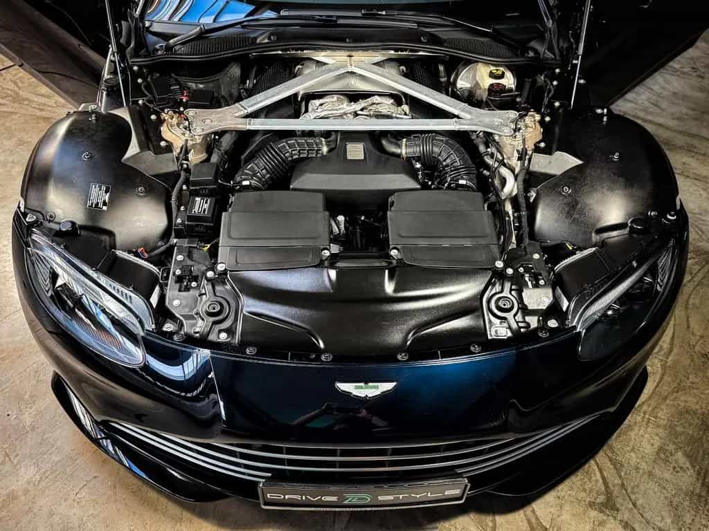 Aston Martin V8 Vantage + Ultramarine Black + Perf. + Eleg. 03/2023-photo-10