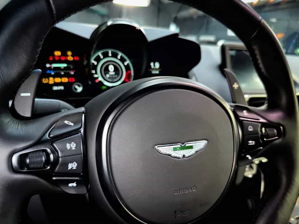 Aston Martin V8 Vantage + Ultramarine Black + Perf. + Eleg. 03/2023-photo-24
