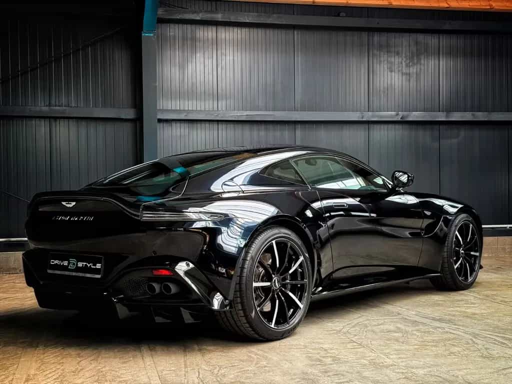 Aston Martin V8 Vantage + Ultramarine Black + Perf. + Eleg. 03/2023-photo-3