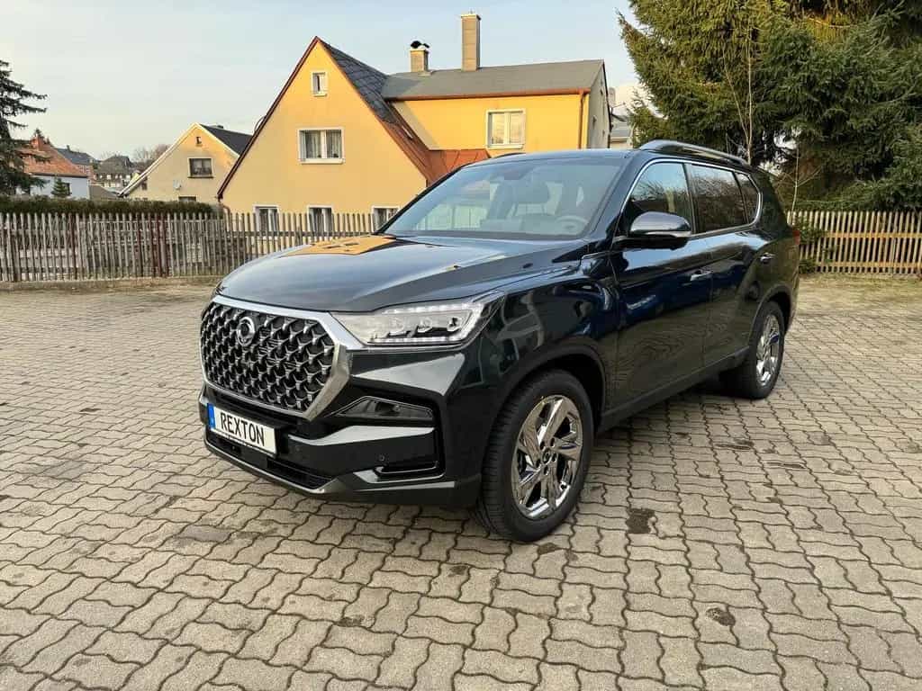 Ssangyong REXTON 2.2D Sapphire 4WD 8AT *20Zoll,AHK,7-Sitz* 03/2024-photo-2