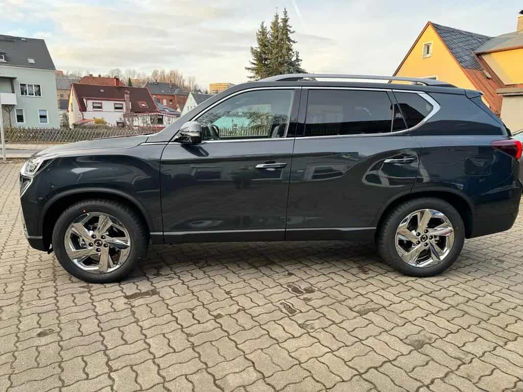Ssangyong REXTON 2.2D Sapphire 4WD 8AT *20Zoll,AHK,7-Sitz* 03/2024-photo-3