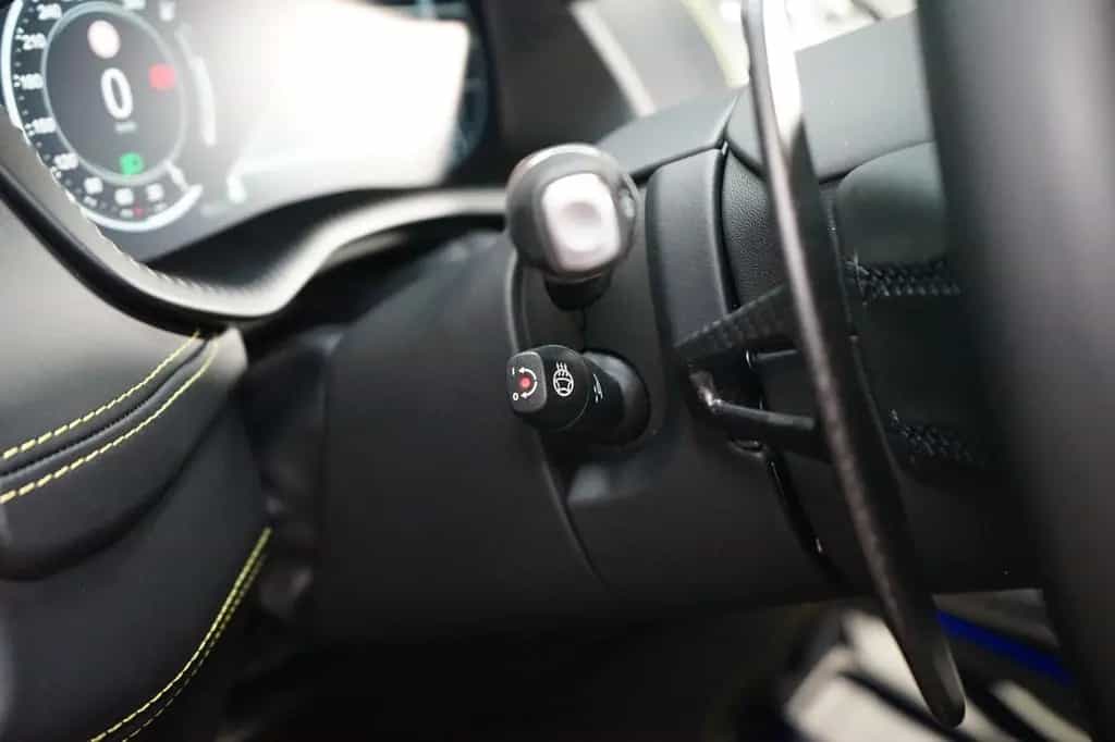 Aston Martin DBX707 AMR23 PACK*AUX.HEAT*CARBON*178.347€ NETTO 09/2024-photo-10