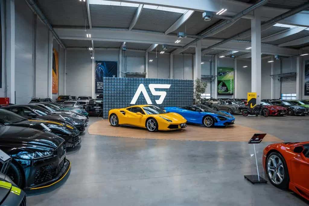 Aston Martin DBX707 AMR23 PACK*AUX.HEAT*CARBON*178.347€ NETTO 09/2024-photo-28