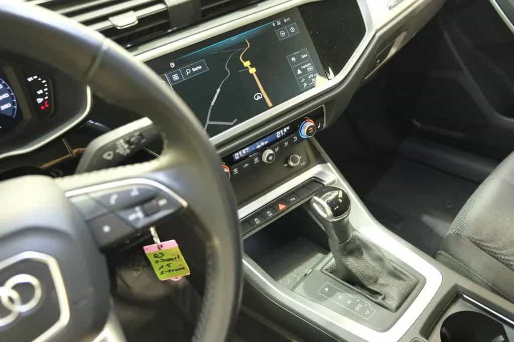 Audi Q3 35 TFSi S Tronic LED Navi Sitzheizung Virtual 11/2019-photo-12