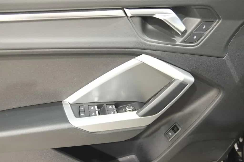 Audi Q3 35 TFSi S Tronic LED Navi Sitzheizung Virtual 11/2019-photo-14