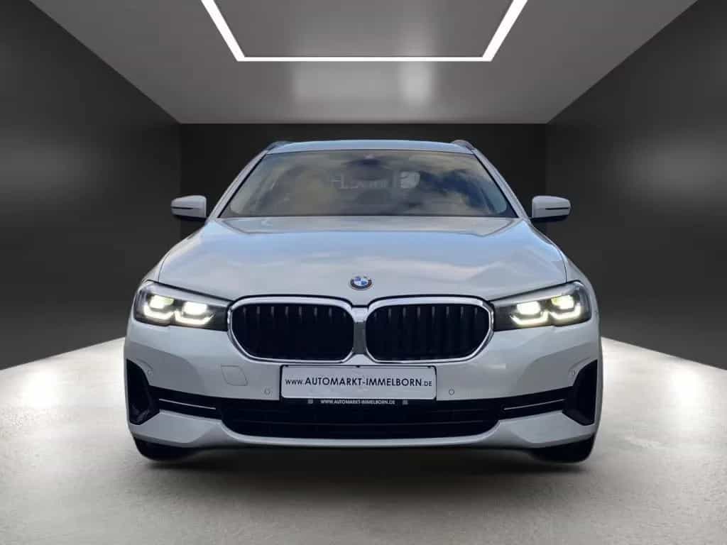 BMW 5 Series 530d xD Luxury Line DAB HUD Kamera Sport Alarm 04/2022-photo-3