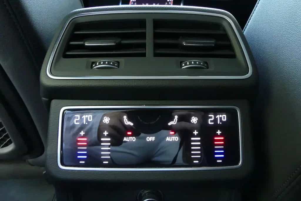 Audi A6 Avant 45 TFSI Sport*Teilleder*DAB*Kamera*AHK* 03/2021-photo-16