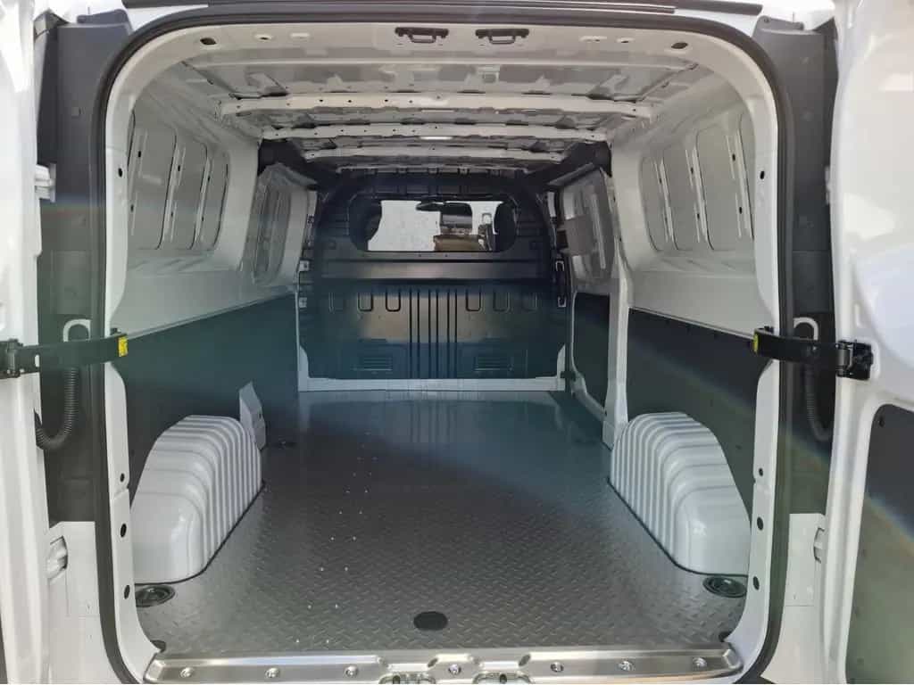 Maxus Deliver 7 L2H1 Luxury 2,0 l Diesel FWD 08/2025-photo-17