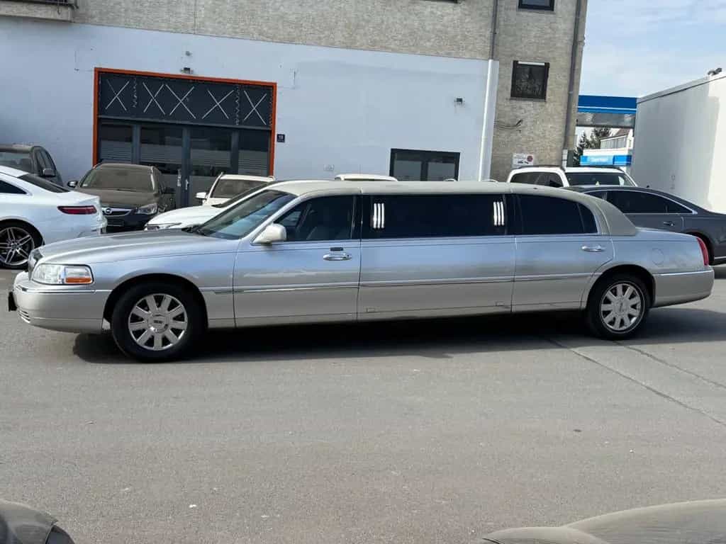 Lincoln Town Car *Stretchlimousine*DVD*Super Zustand* 07/2003-photo-0