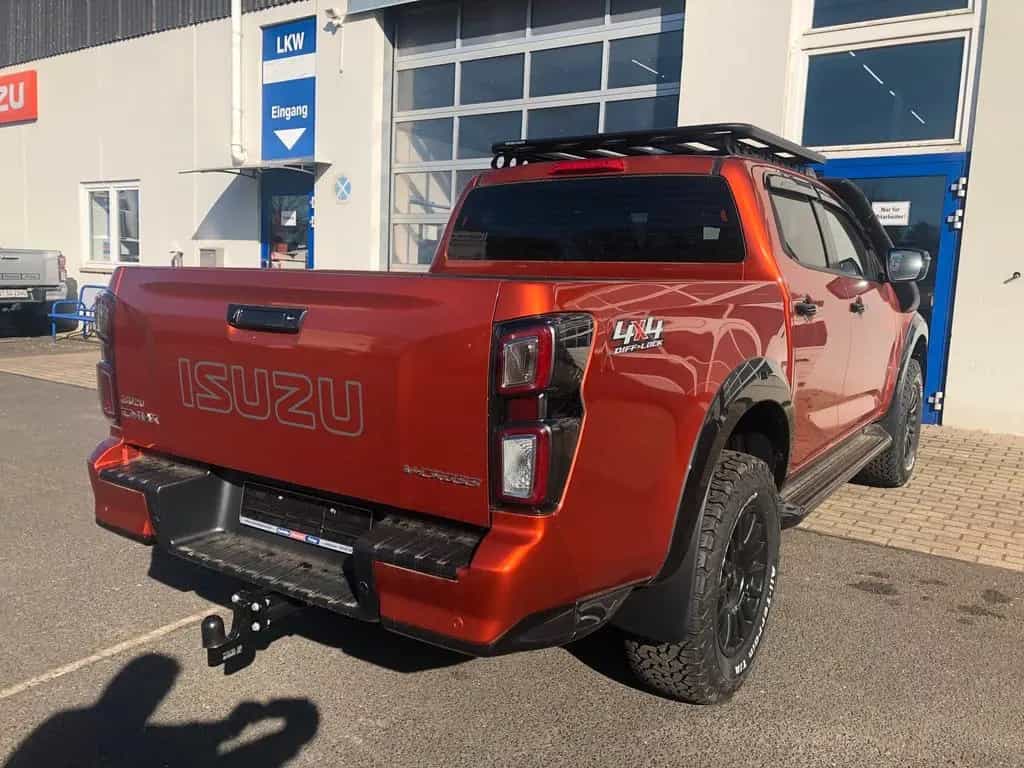 Isuzu D-Max Double Cab V-Cross AT+hohes Fahrwerk EFS+ 06/2025-photo-17