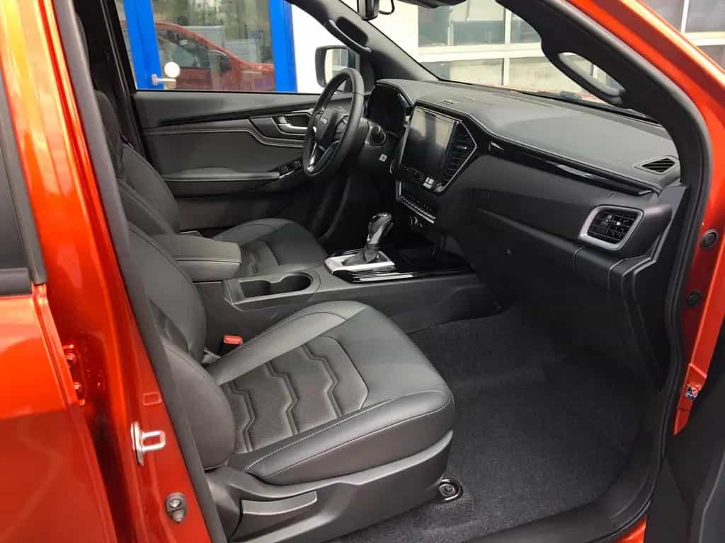 Isuzu D-Max Double Cab V-Cross AT+hohes Fahrwerk EFS+ 06/2025-photo-19