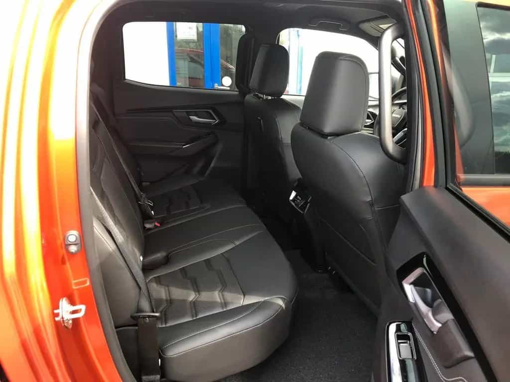 Isuzu D-Max Double Cab V-Cross AT+hohes Fahrwerk EFS+ 06/2025-photo-20