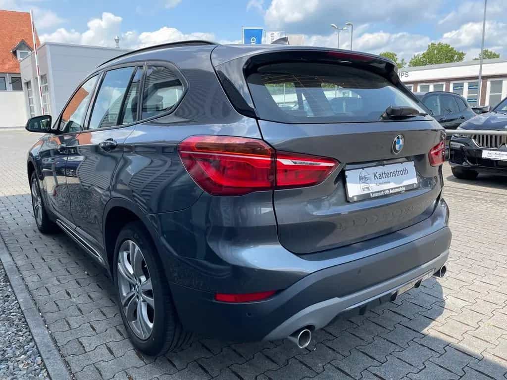 BMW X1 xDrive20d Aut. SportLine HeadUp LED AHK Leder 09/2018-photo-4