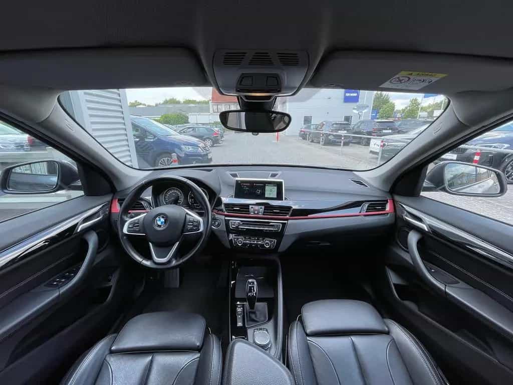 BMW X1 xDrive20d Aut. SportLine HeadUp LED AHK Leder 09/2018-photo-5