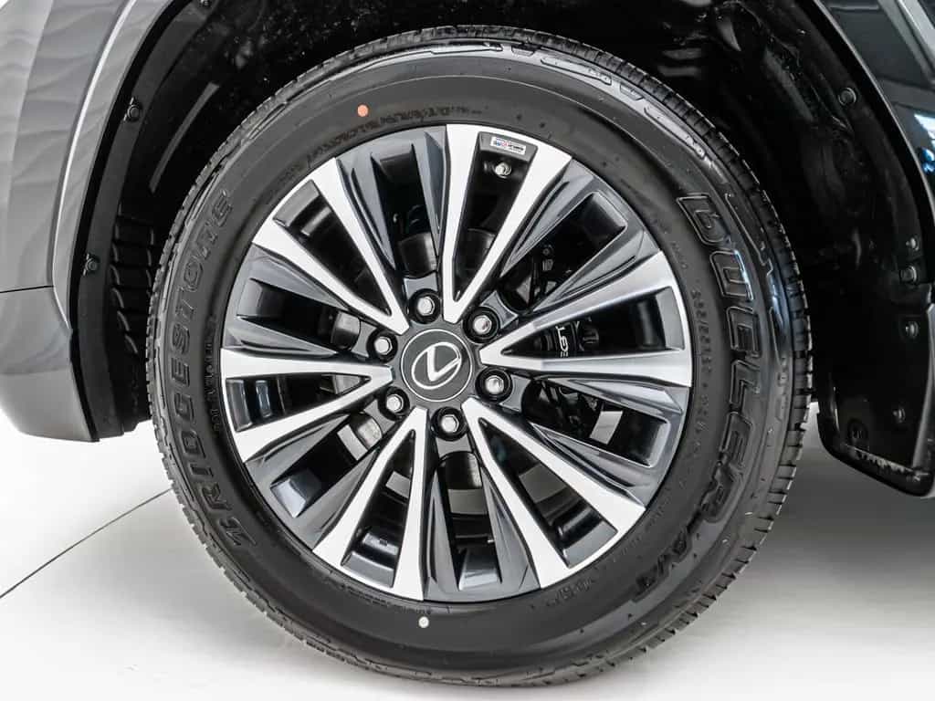 Lexus LX 500 Luxury*ARMORED B6*Head-Up*R20*STOCK null-photo-13