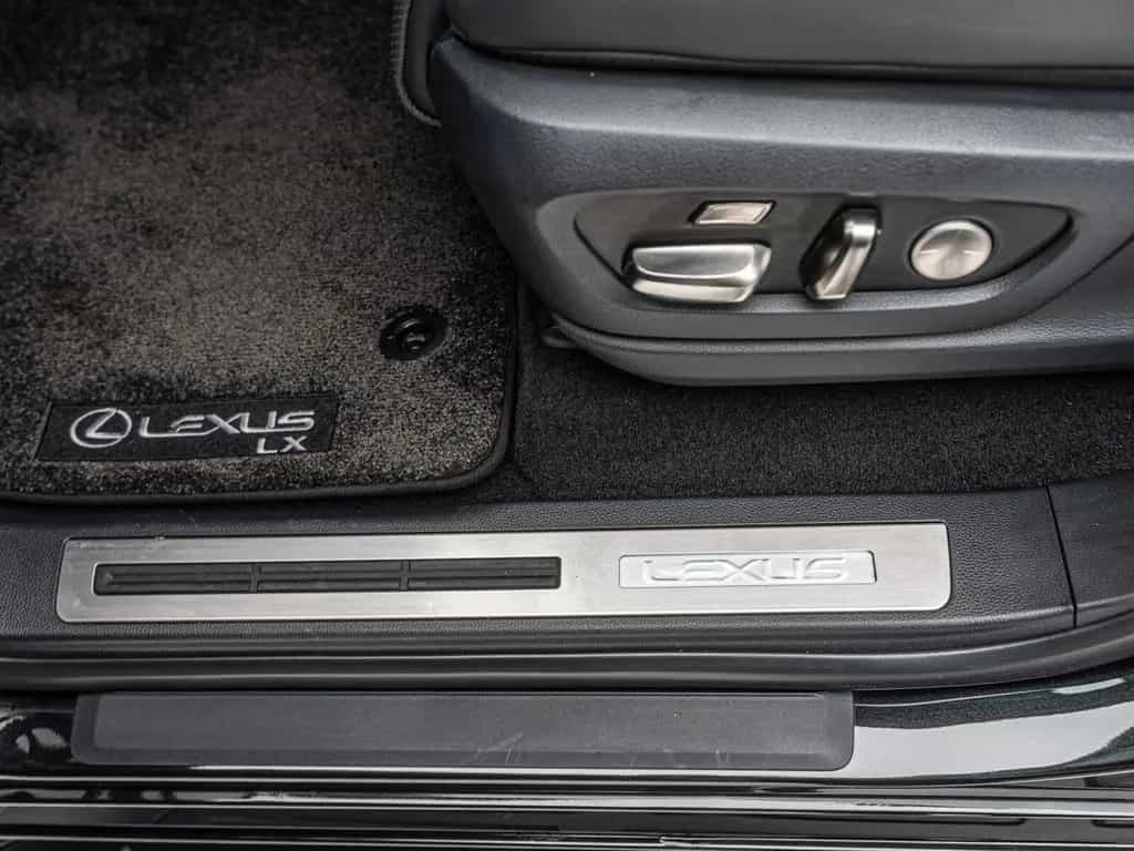 Lexus LX 500 Luxury*ARMORED B6*Head-Up*R20*STOCK null-photo-20