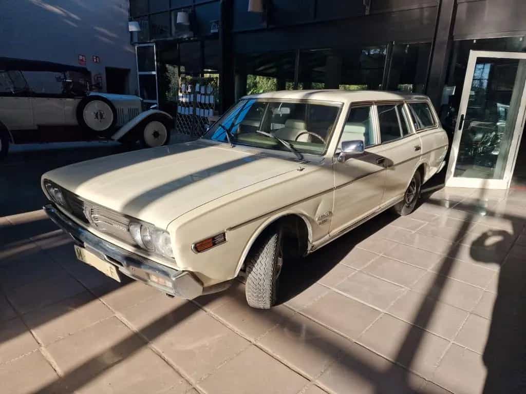 Datsun 240 C family 05/1972-photo-1